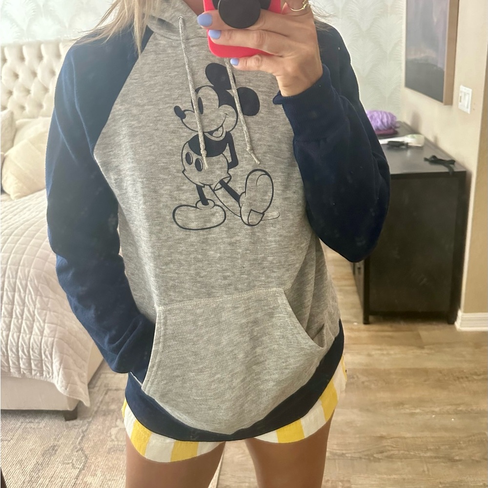 Vintage Disney Sweatshirt 80s Large (fits like a small) Gray and Navy super soft